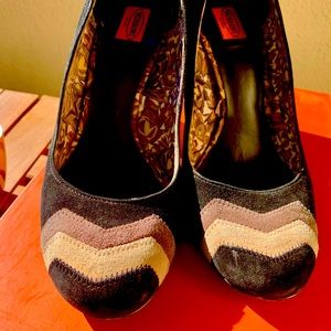 Pre loved 🥰 Missoni Suede Pumps block heel
